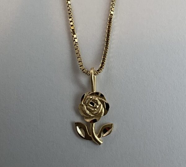 Yellow gold 10k Rose pendant